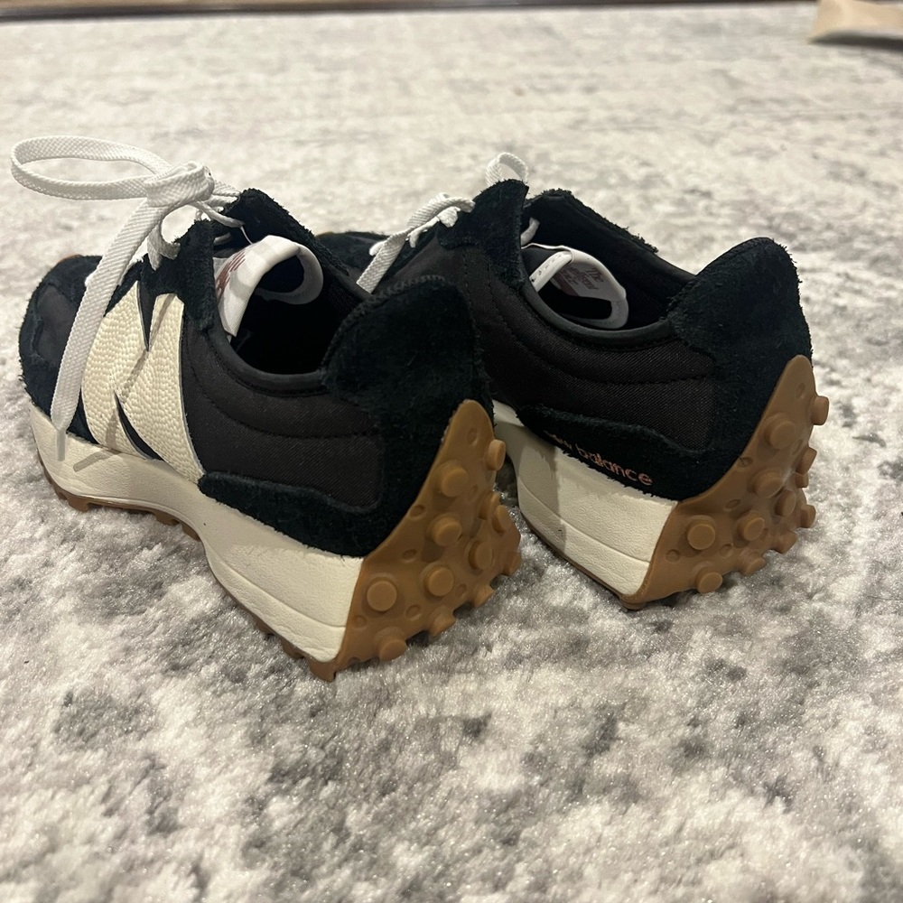 New Balance Black and White Women's Sneakers - Picture 3 of 4
